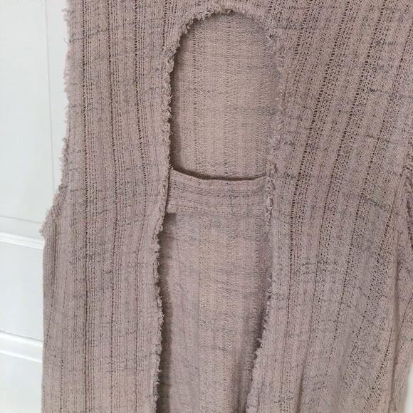 Project Social T Open Back Top - Picture 6 of 7